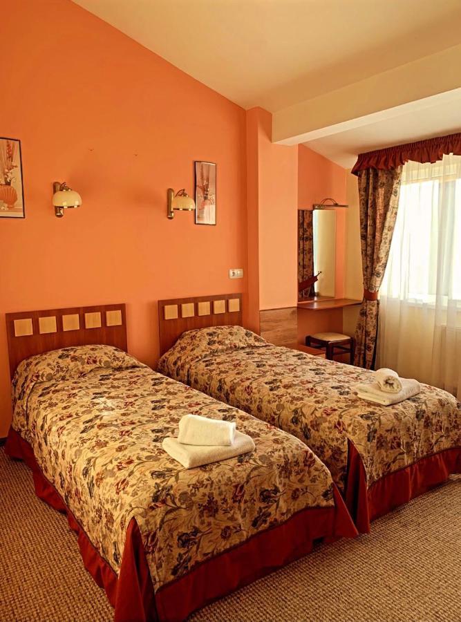 לבוב Hotel Leotel מראה חיצוני תמונה