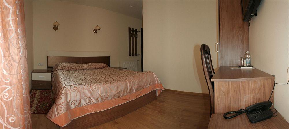 לבוב Hotel Leotel מראה חיצוני תמונה