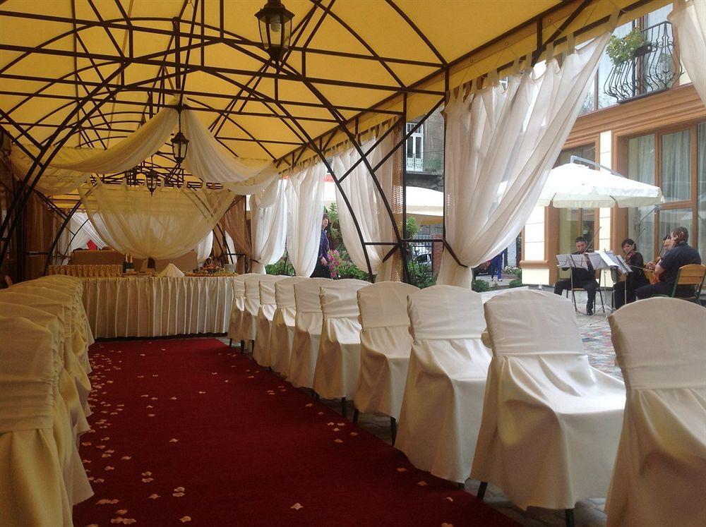 לבוב Hotel Leotel מראה חיצוני תמונה