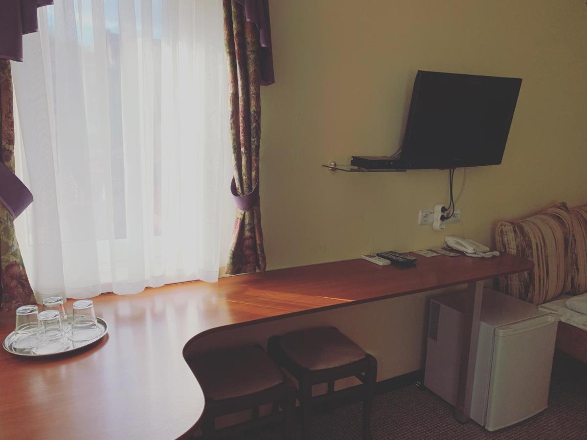 לבוב Hotel Leotel מראה חיצוני תמונה
