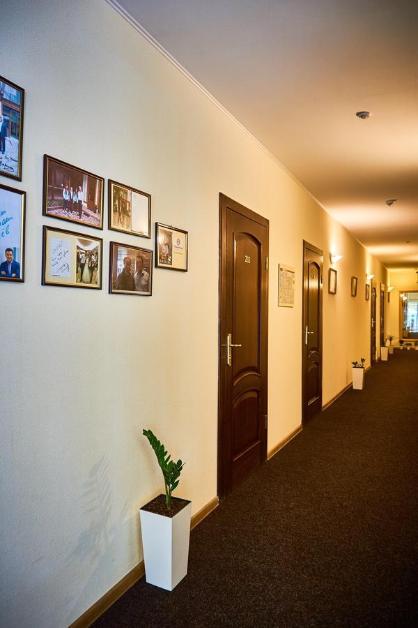 לבוב Hotel Leotel מראה חיצוני תמונה