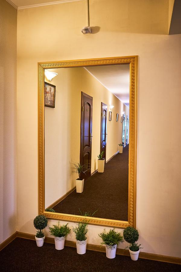 לבוב Hotel Leotel מראה חיצוני תמונה