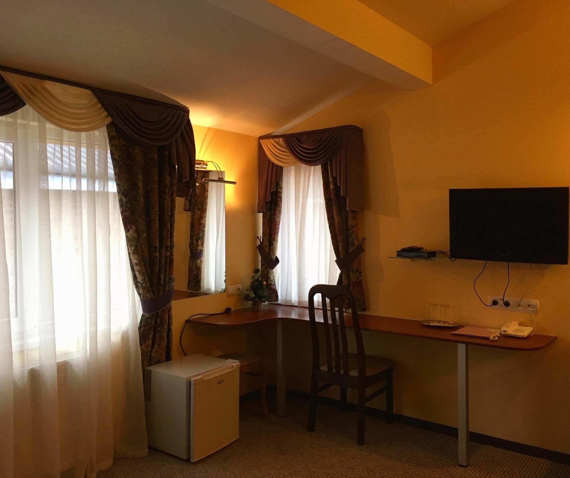 לבוב Hotel Leotel מראה חיצוני תמונה